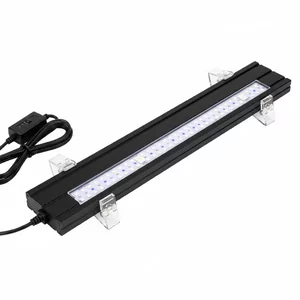 Do pokryw 100cm - Belki LED do pokryw 100cm to specjalistyczne o�wietlenie akwariowe przeznaczone do monta�u wewn�trz pokrywy akwarium o d�ugo�ci oko�o jednego metra. Te kompaktowe rozwi�zania pozwalaj� na modernizacj� tradycyjnych pokryw bez konieczno�ci ich wymiany na drogie systemy otwarte.

Najwa�...