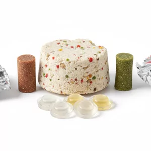 Pokarmy wakacyjne i weekendowe - Pokarmy wakacyjne i weekendowe to specjalne preparaty �ywieniowe przeznaczone do karmienia ryb akwariowych podczas nieobecno�ci w�a�ciciela. Dost�pne w formie blok�w �elowych, kostek lub pa�eczek, kt�re powoli rozpuszczaj� si� w wodzie, zapewniaj�c sta�e dostarczanie sk�adnik�w o...