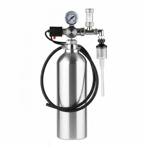 Zestawy z butl� 2l - Zestawy z butl� CO2 o pojemno�ci 2l to najcz�ciej wybierane zestawy do nawo�enie dwutlenkiem w�gla w akwarium. Z uwagi na swoje kompaktowe rozmiary (wysoko�� do 42cm) zestaw taki zmie�ci si� w ka�dej szafce akwariowej, a niewielka waga butli CO2 (1.5kg) nie sprawia k�opotu przy transpo...
